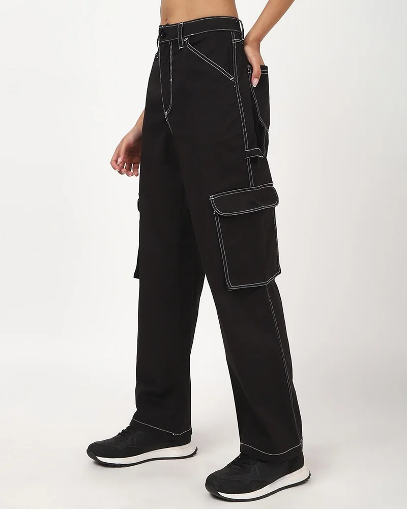 bewakoof Women Black Cargo Carpenter Pants